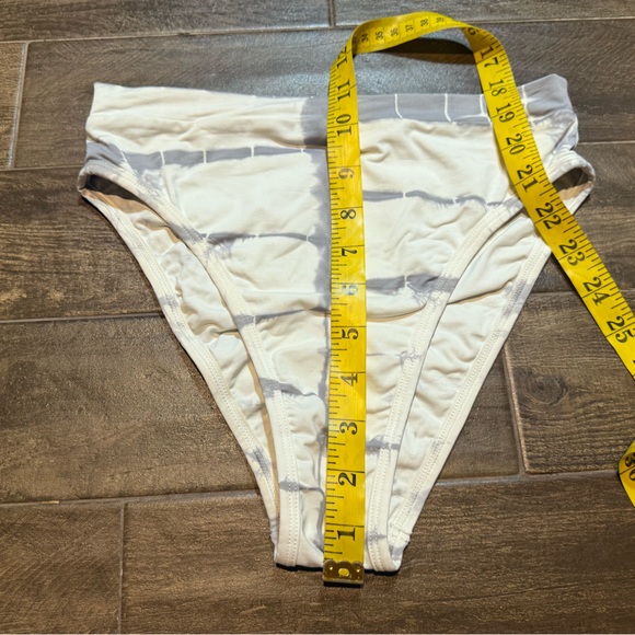L*Space White Tie Dye French Cut Bikini Bottoms - Picture 6 of 7